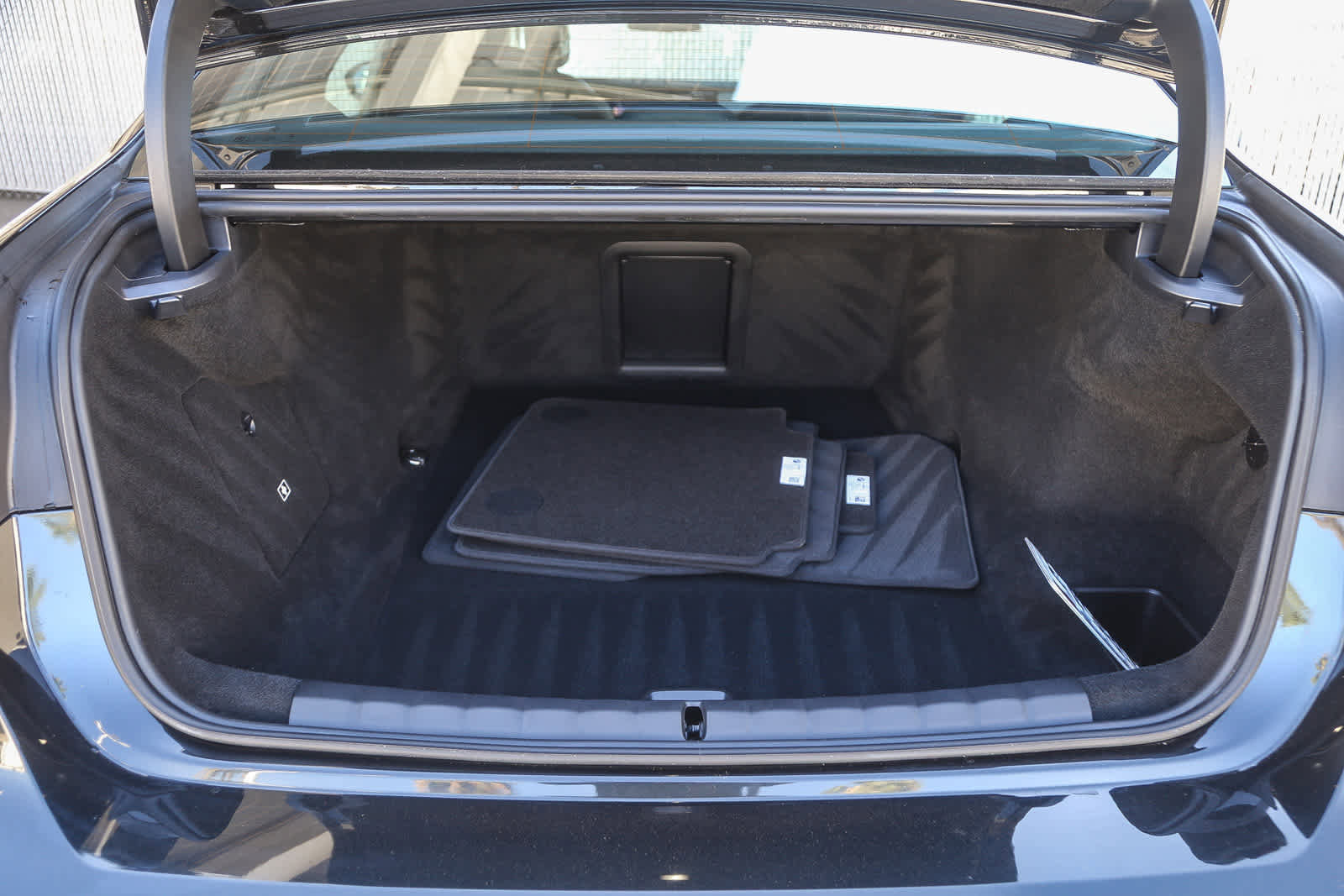 Used 2025 BMW i7 eDrive50 w/ M Sport Package image 22