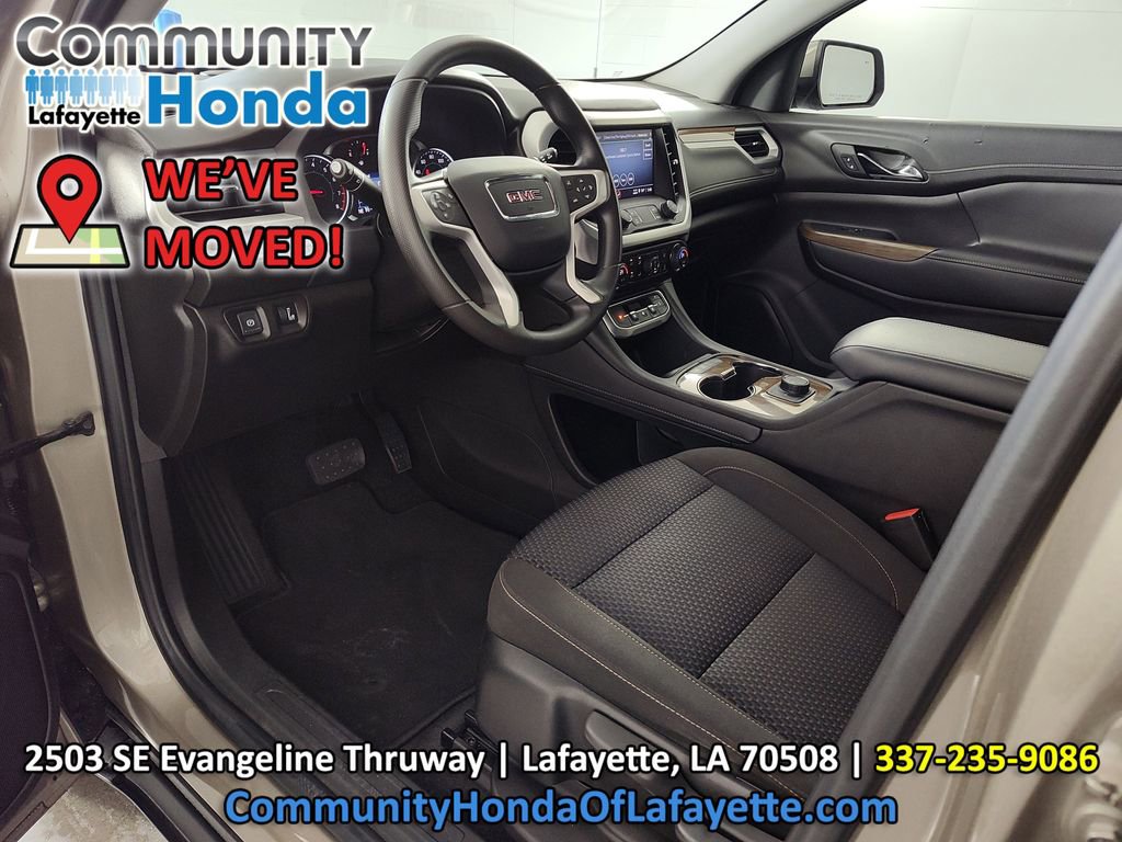 Used 2023 GMC Acadia SLE FWD image 2