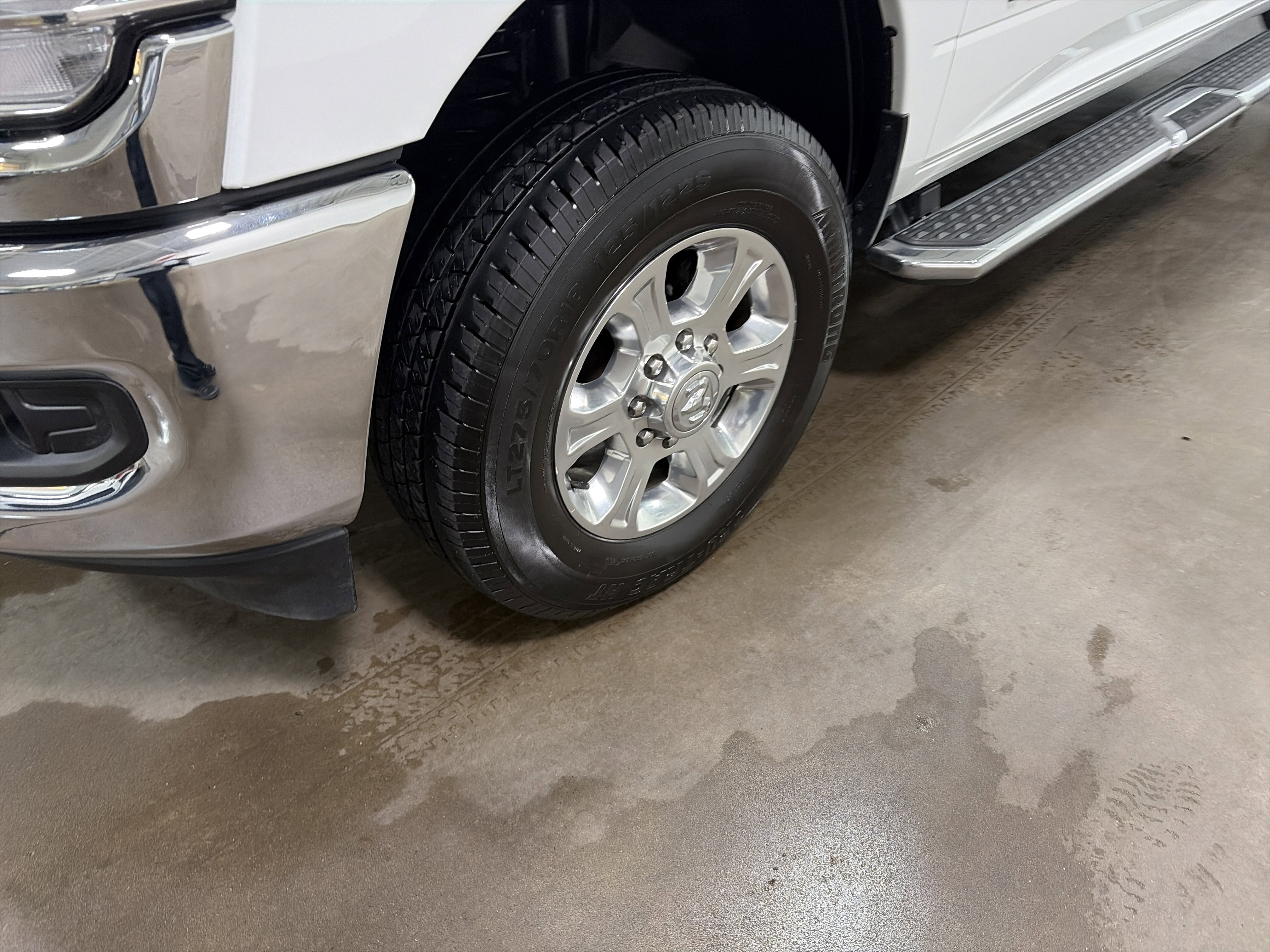 Used 2024 RAM 2500 Big Horn AWD/4WD image 9