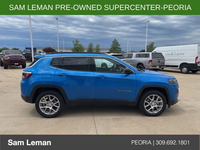 Used 2024 Jeep Compass Latitude image 2