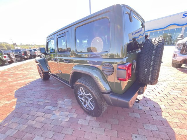 Used 2024 Jeep Wrangler Unlimited Sahara w/ Technology Group AWD/4WD image 31