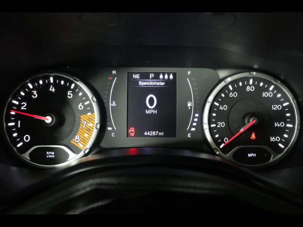 Used 2019 Jeep Renegade Latitude w/ Safety & Security Group II image 24