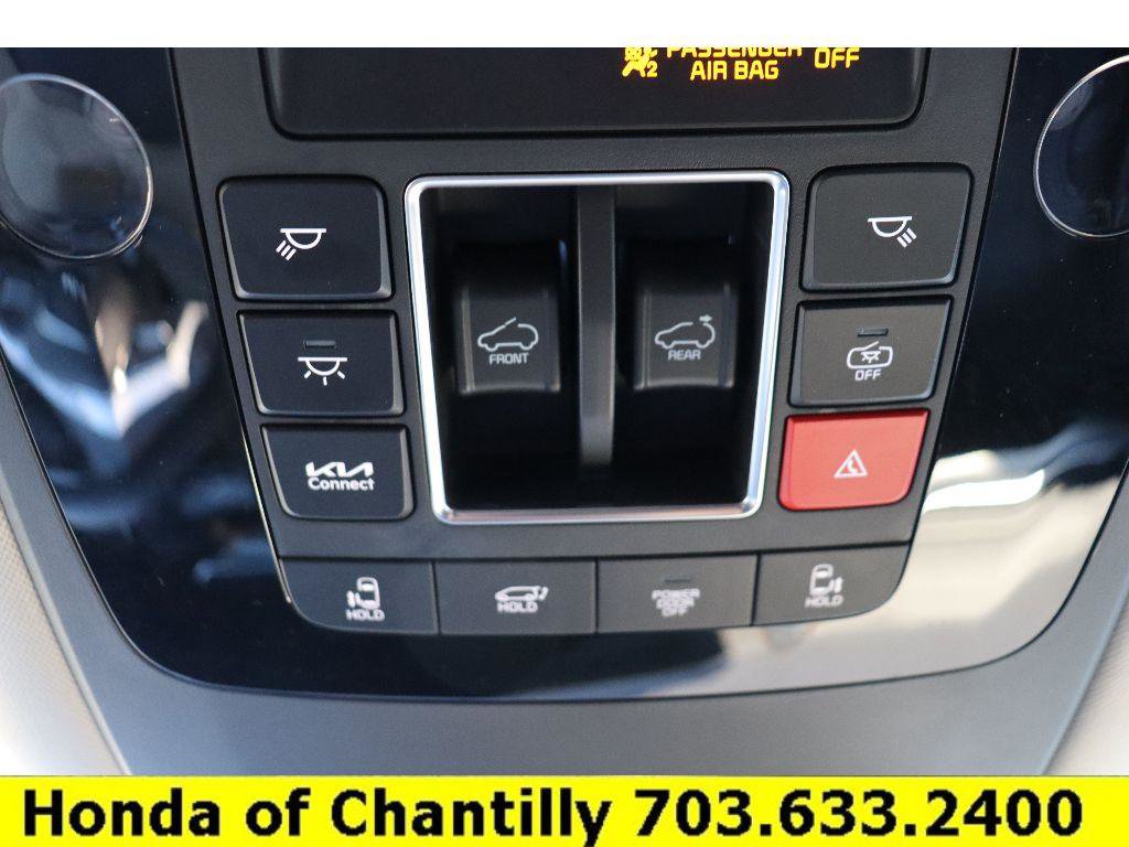 Used 2026 Kia Carnival SX w/ SX Dark Edition Package image 19