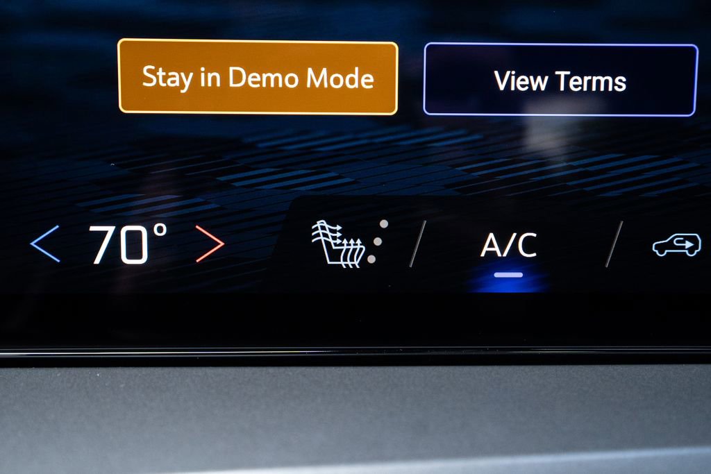 New 2026 Chevrolet Traverse LT image 28