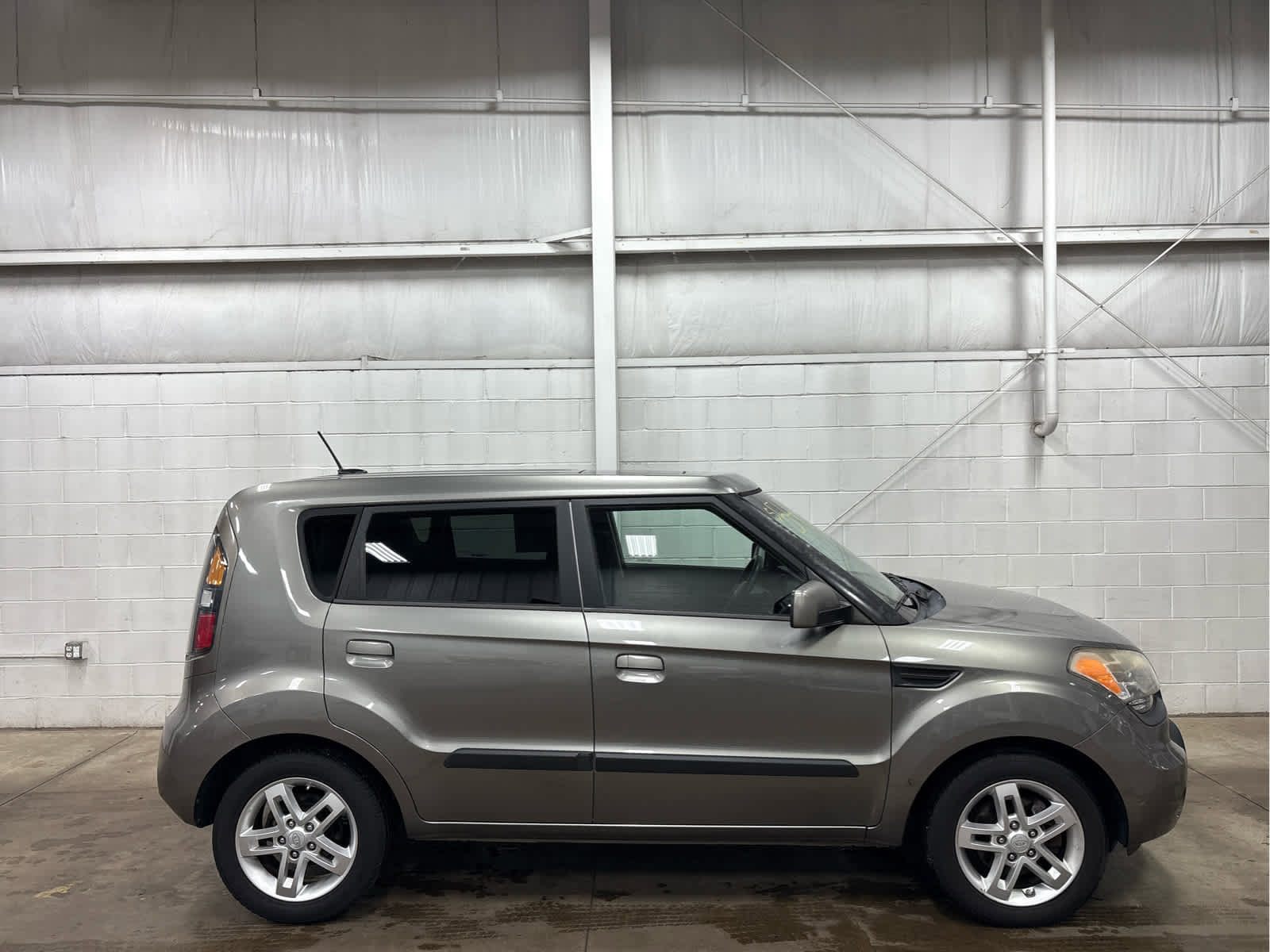 Used 2010 Kia Soul + w/ Audio Pkg image 1