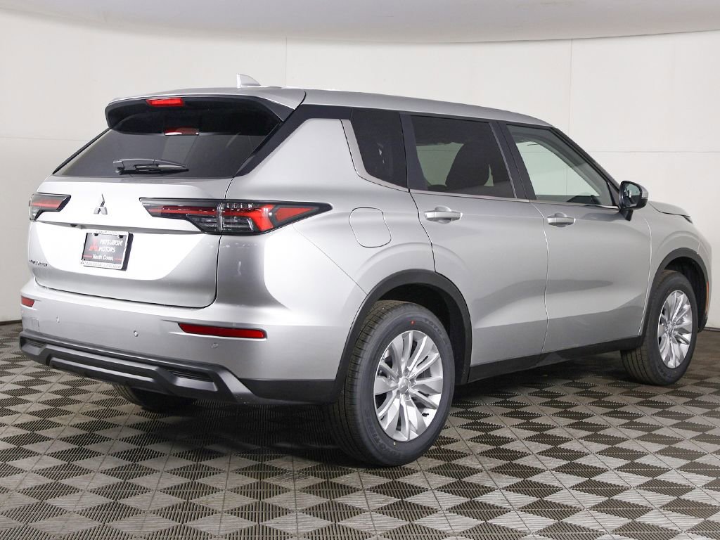 New 2026 Mitsubishi Outlander ES FWD image 9