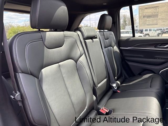 New 2026 Jeep Grand Cherokee Limited w/ Limited Altitude Package AWD/4WD image 22