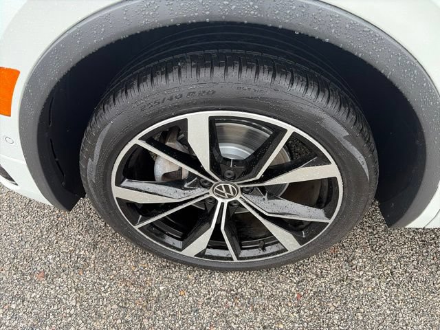 Used 2022 Volkswagen Tiguan SEL R-Line AWD/4WD image 13