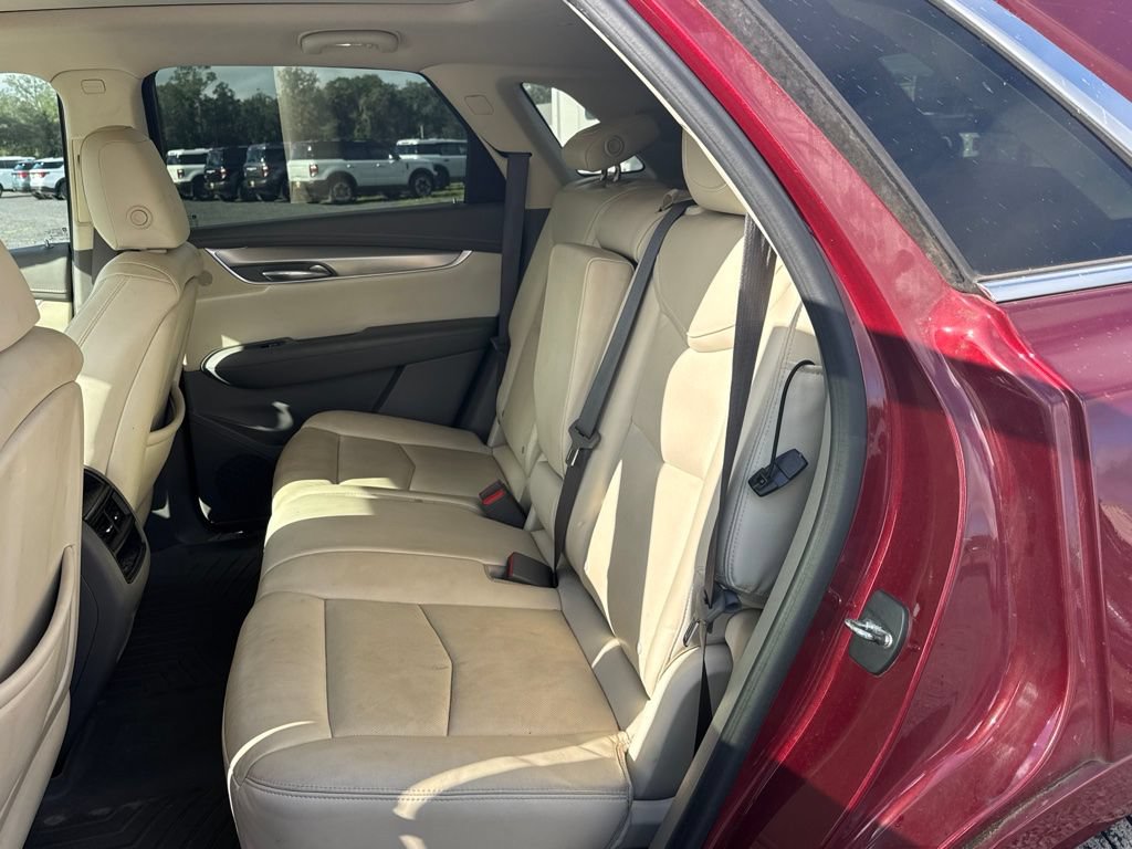 Used 2018 Cadillac XT5 Luxury w/ Driver Awareness Package FWD image 12