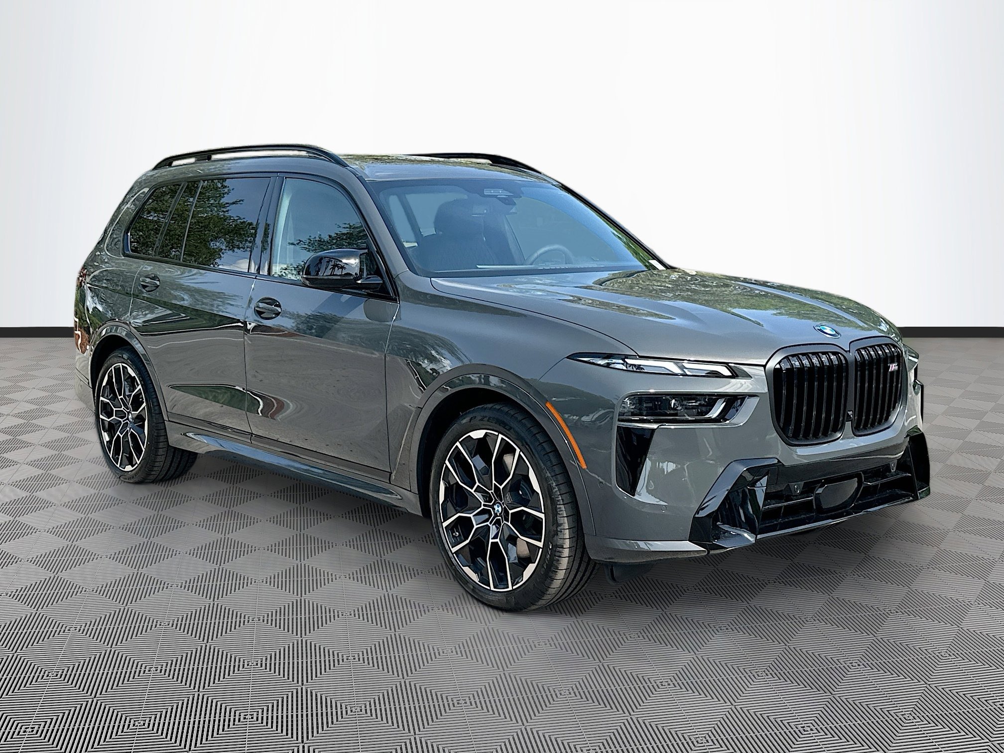 New 2026 BMW X7 M60i image 1