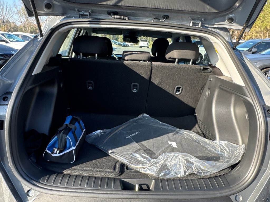 New 2026 Hyundai Kona SE image 14