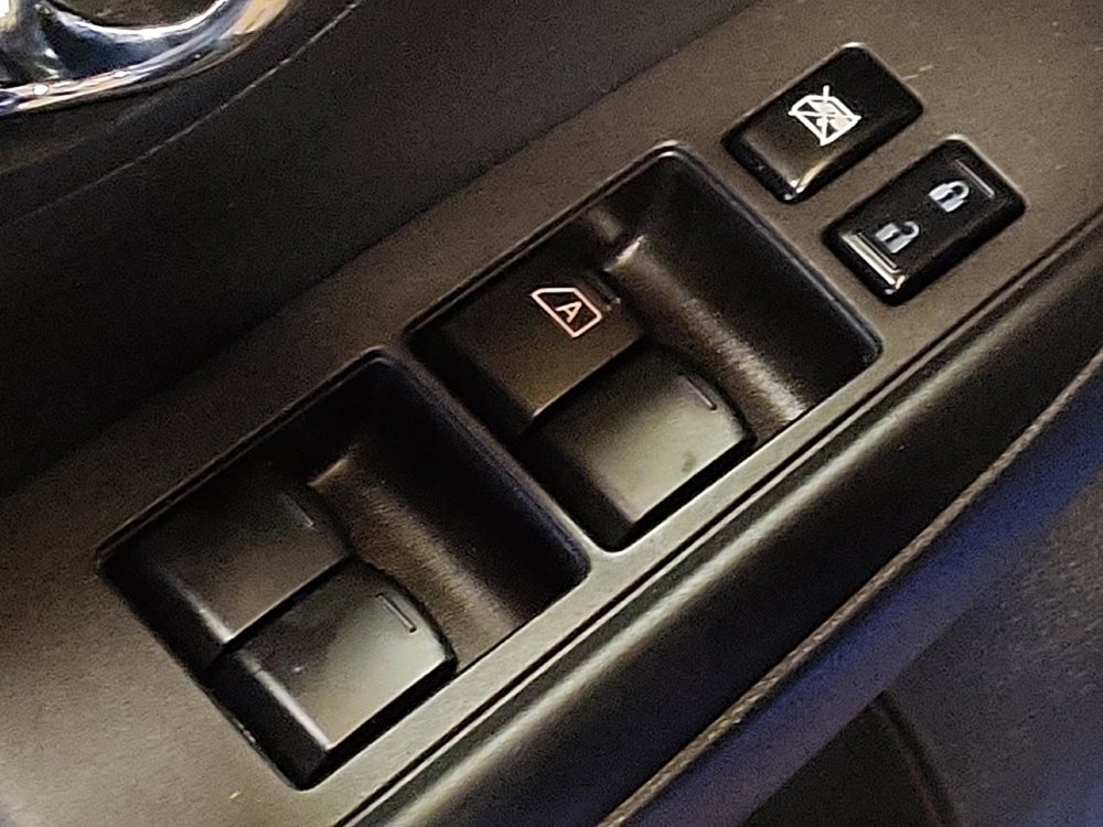 Used 2016 Nissan Versa SL image 27