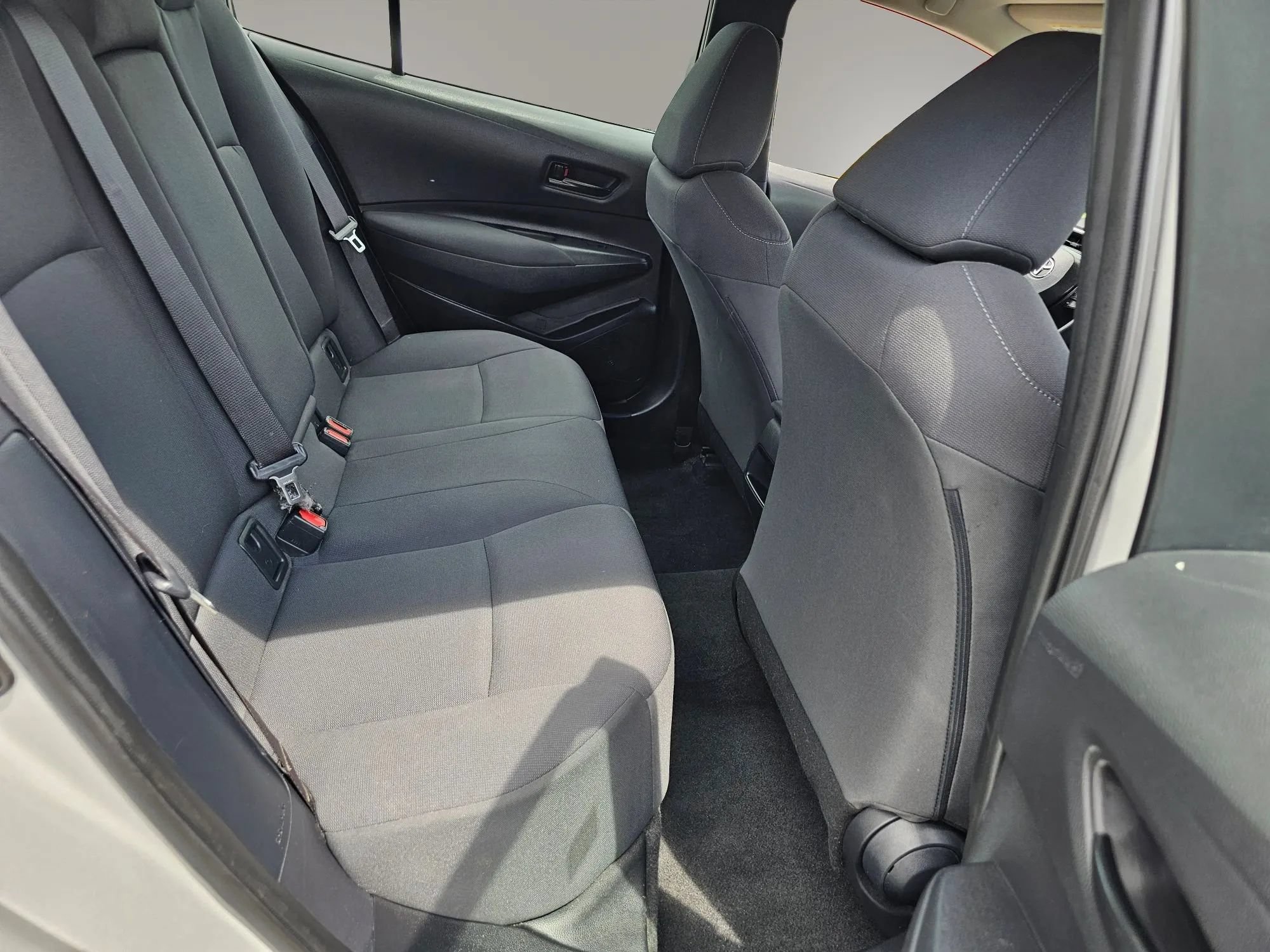 Used 2022 Toyota Corolla LE FWD image 7