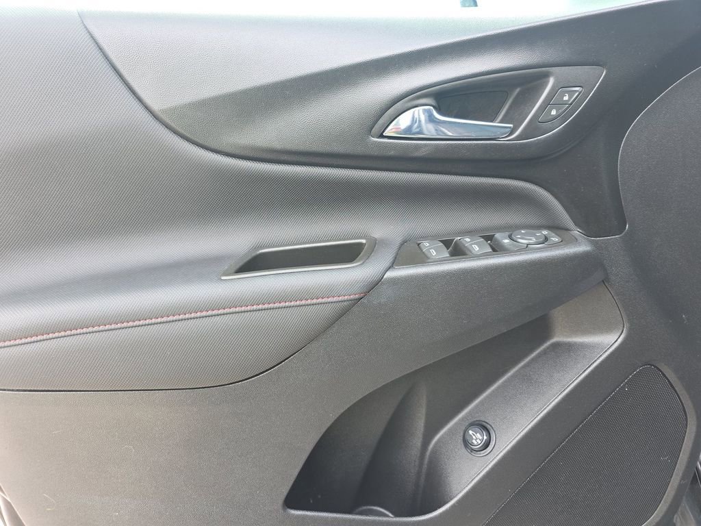 Used 2023 Chevrolet Equinox RS image 8