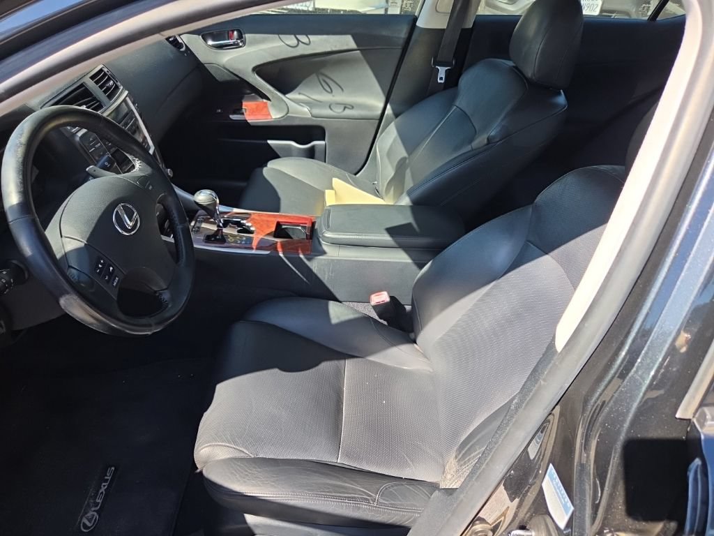 Used 2007 Lexus IS 250 w/ Premium Pkg RWD image 10