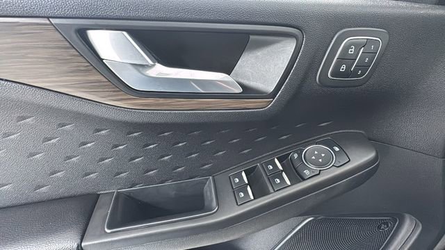 Used 2020 Ford Escape Titanium image 20