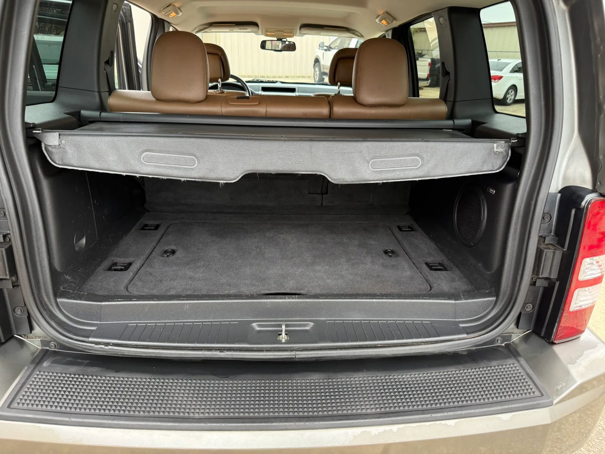 Used 2012 Jeep Liberty Limited RWD image 21