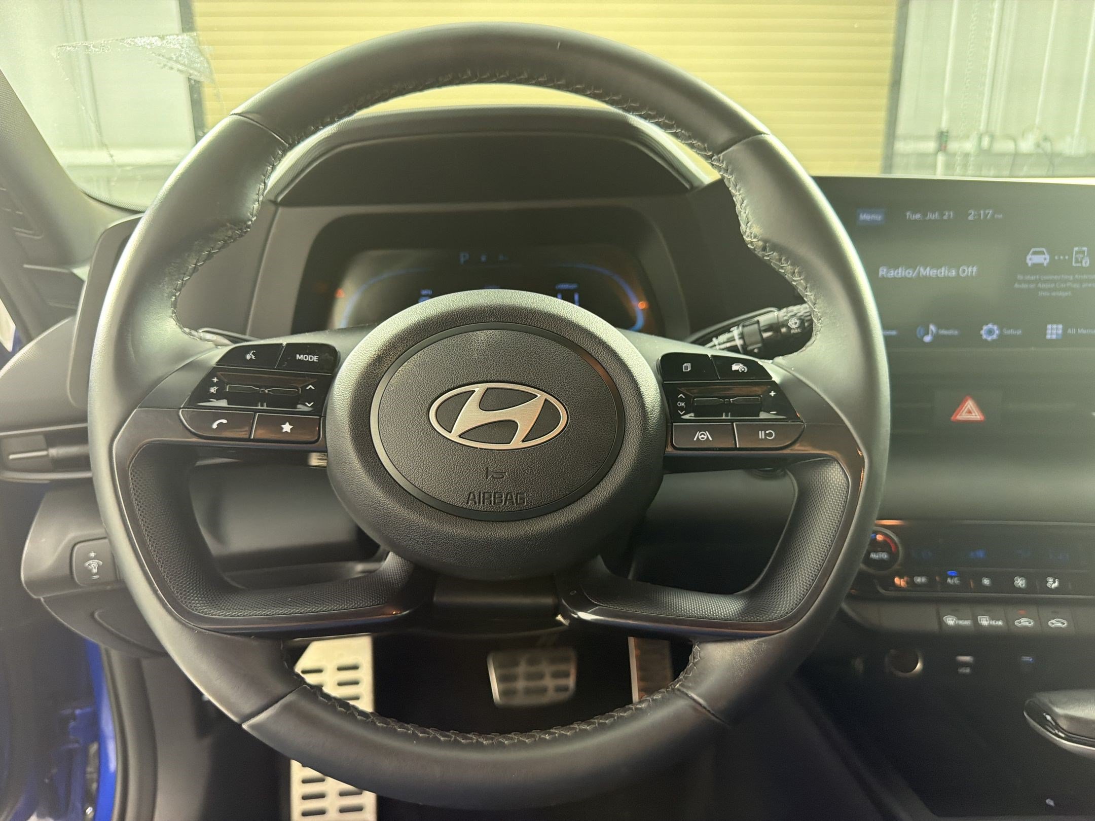 Used 2025 Hyundai Elantra Sport FWD image 11