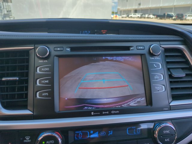 Used 2019 Toyota Highlander Plus FWD image 13