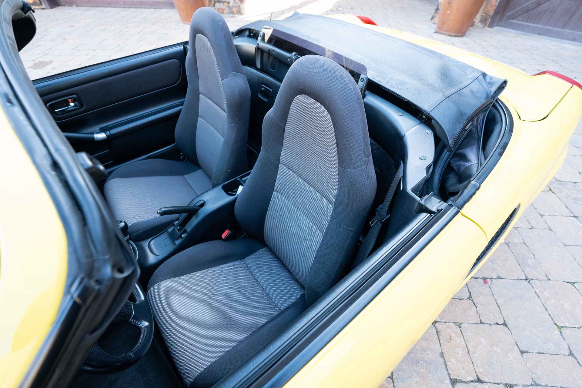 Used 2001 Toyota MR2 image 34