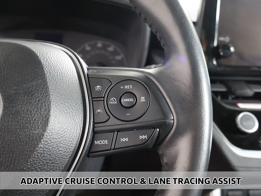 Used 2023 Toyota Corolla Cross LE FWD image 3