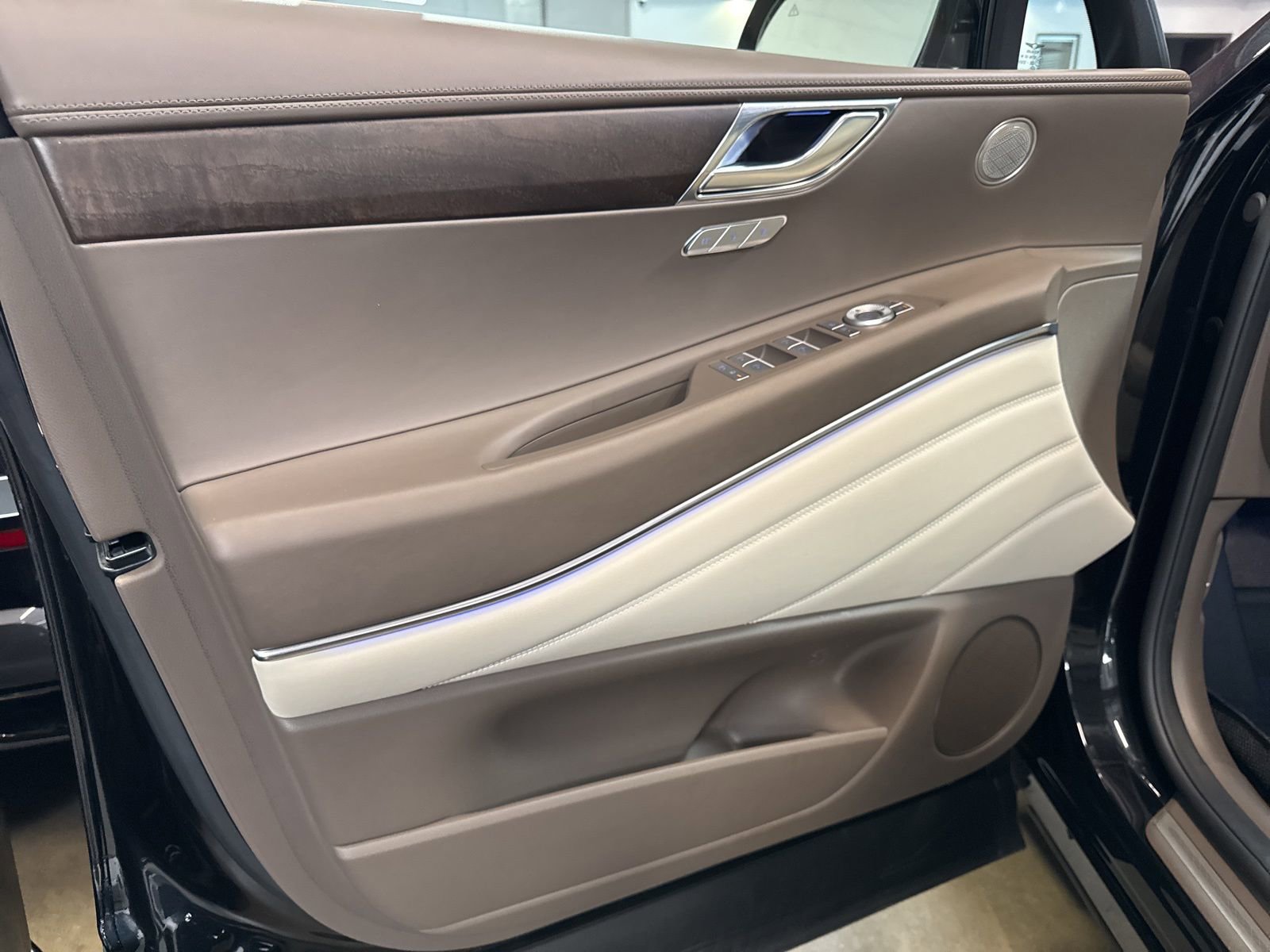 Used 2024 Genesis GV80 3.5T image 9