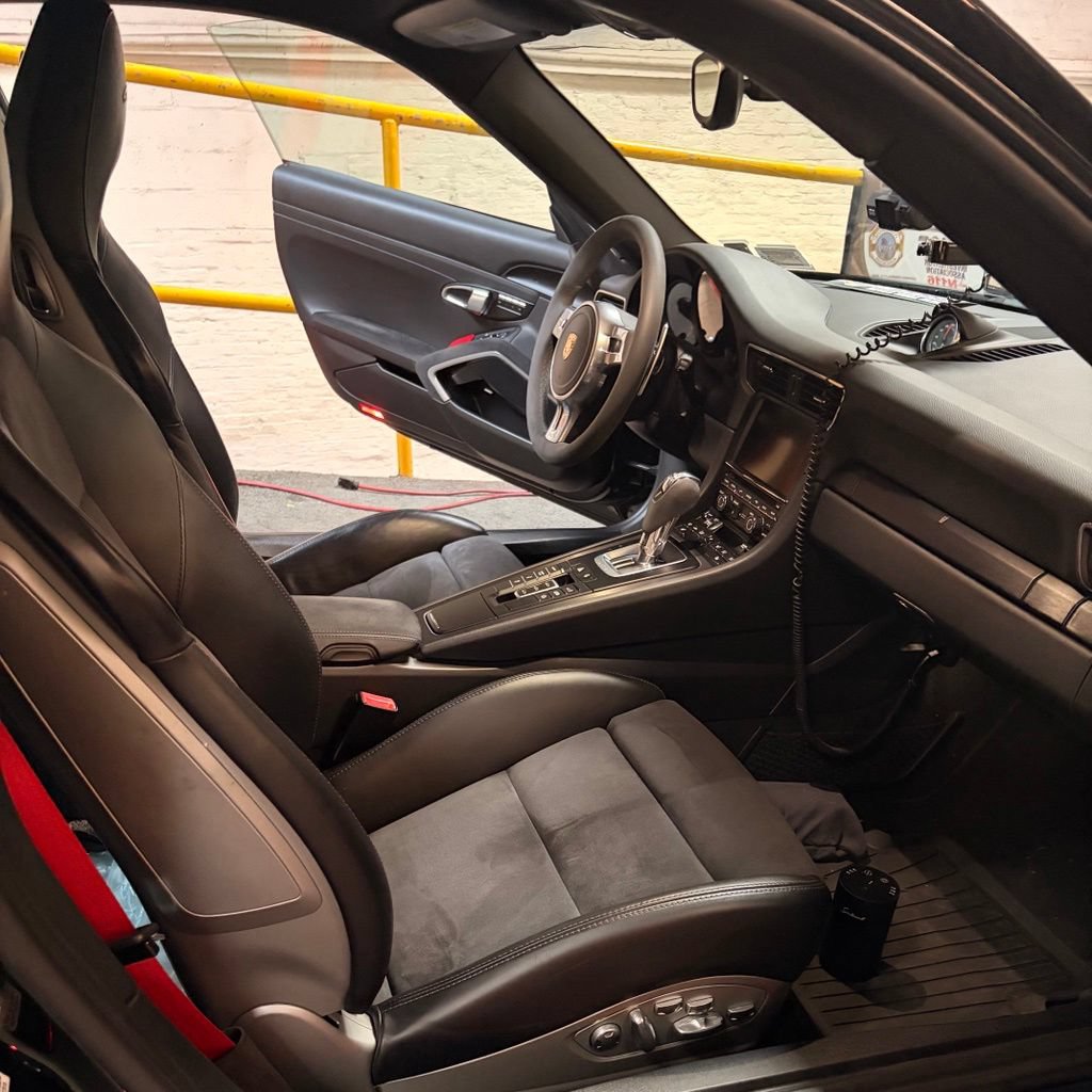 Used 2016 Porsche 911 Carrera GTS RWD image 17