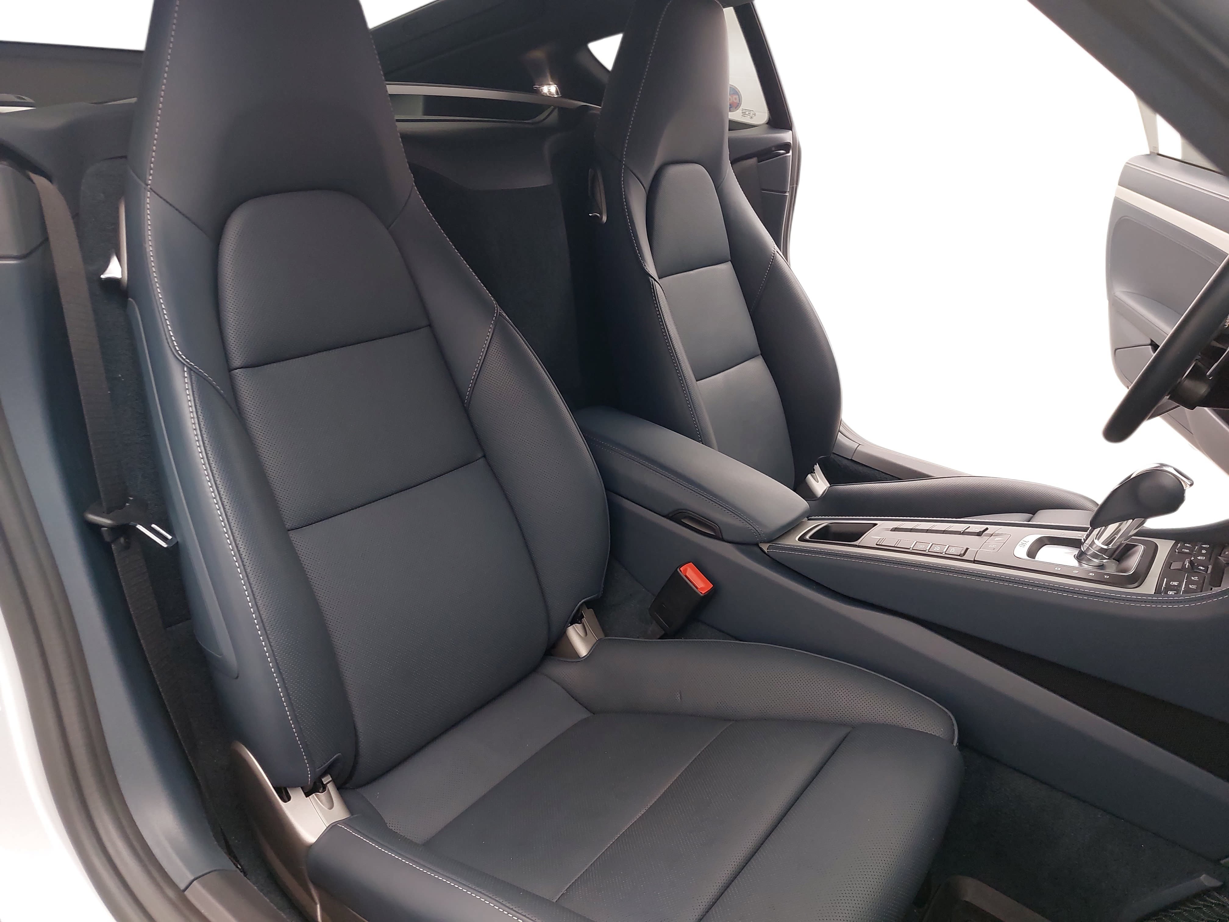 Certified 2025 Porsche 718 Cayman RWD image 11