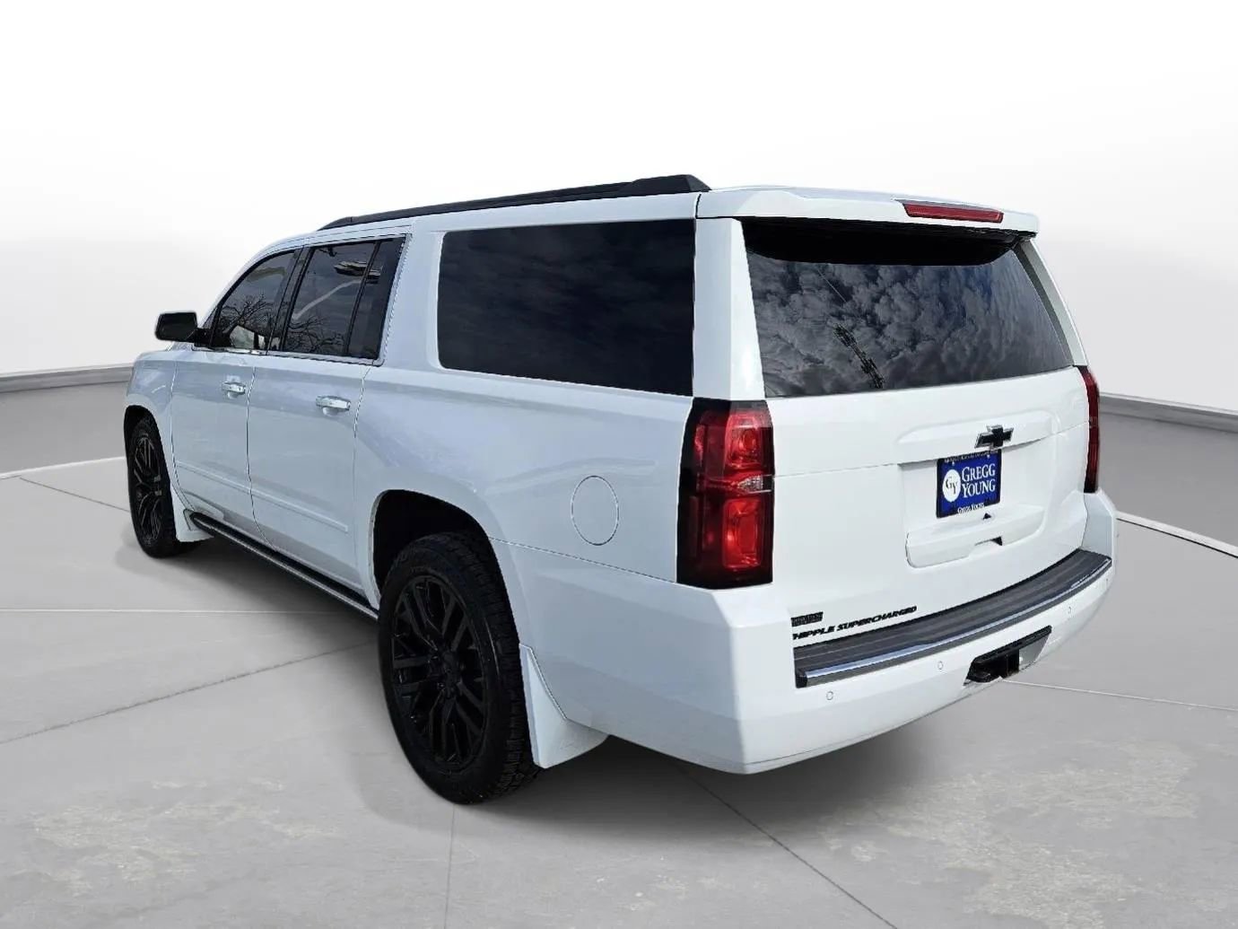 Used 2019 Chevrolet Suburban Premier w/ Premier Plus Edition image 7