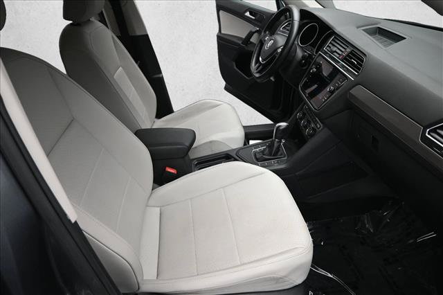 Used 2018 Volkswagen Tiguan SE FWD image 28