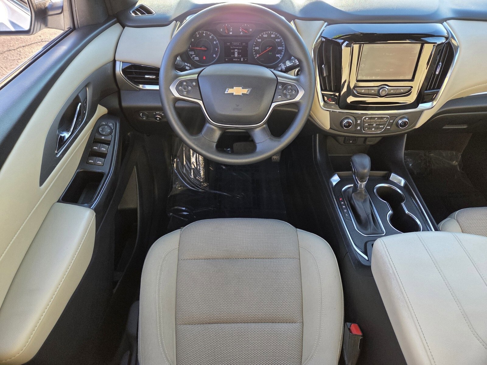 Used 2023 Chevrolet Traverse LS w/ Safety Package image 13