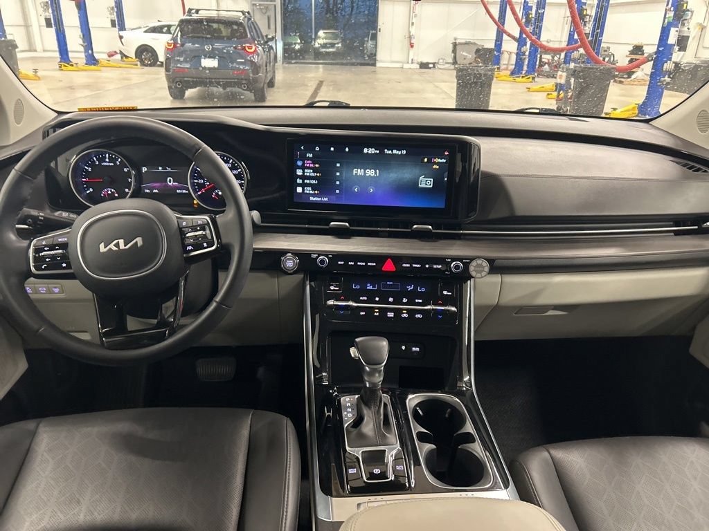 Certified 2023 Kia Carnival EX FWD image 12