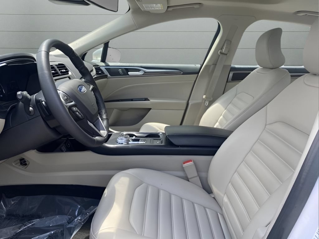 Used 2019 Ford Fusion SEL FWD image 12