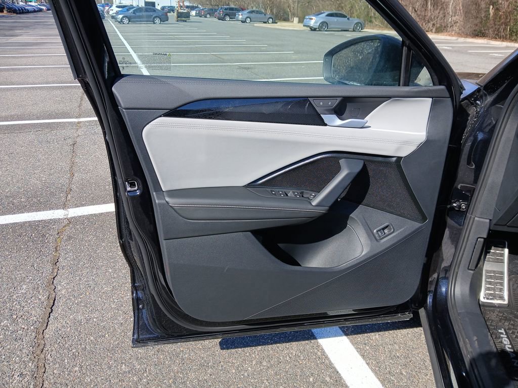 New 2026 Volkswagen Tiguan SE R-Line image 10