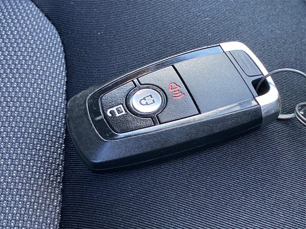 Used 2023 Ford Edge SE image 9