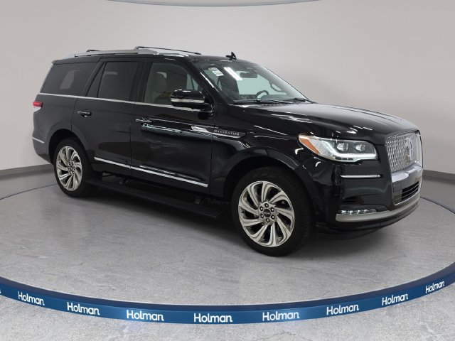 Certified 2024 Lincoln Navigator Reserve AWD/4WD image 3