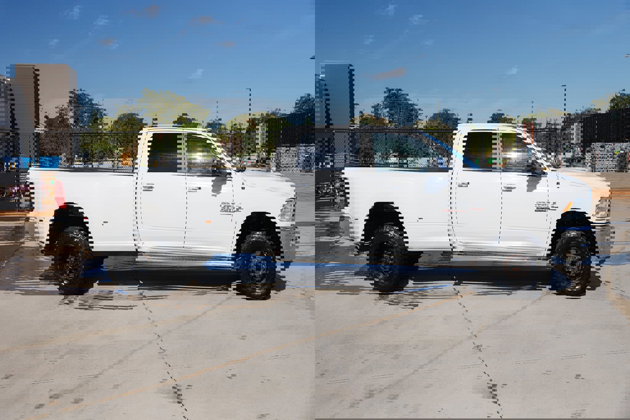 Used 2016 RAM 3500 Lone Star image 18