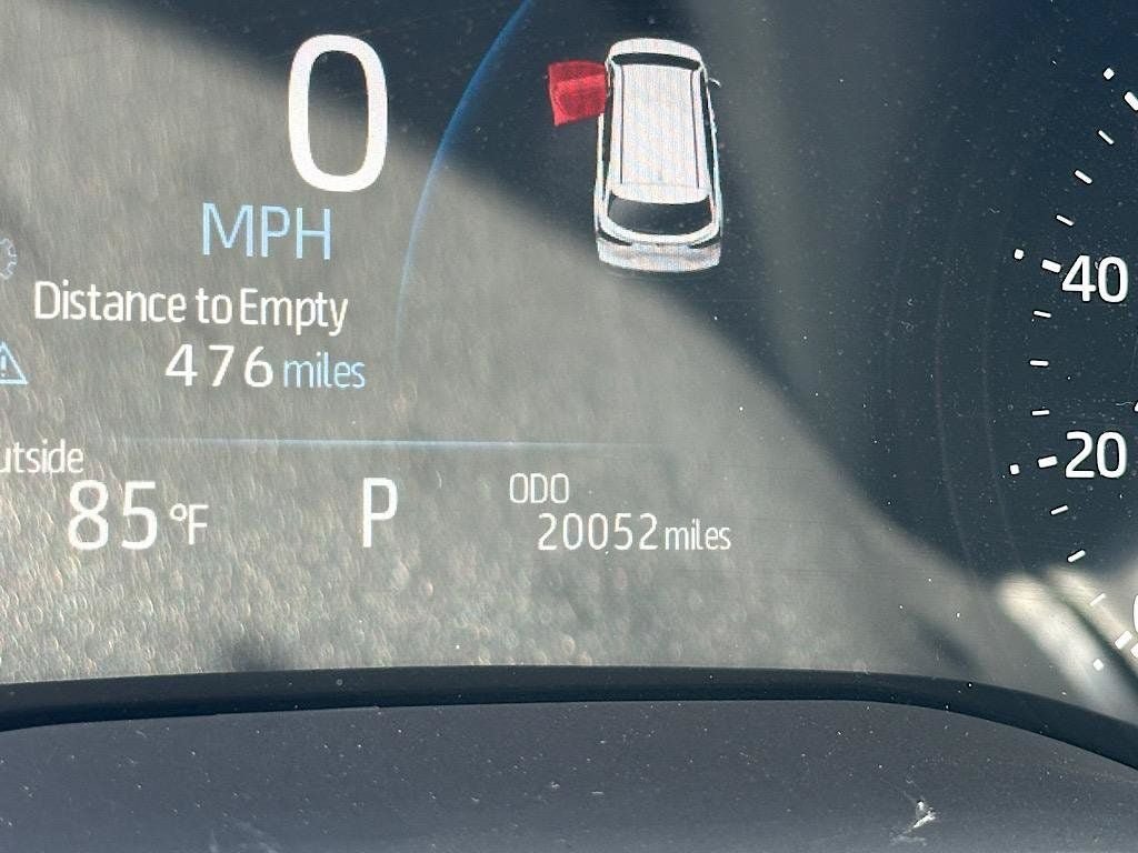 Certified 2025 Toyota Sienna XLE FWD image 28