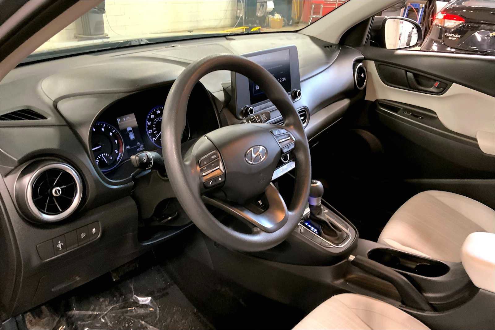 Used 2023 Hyundai Kona SEL image 16