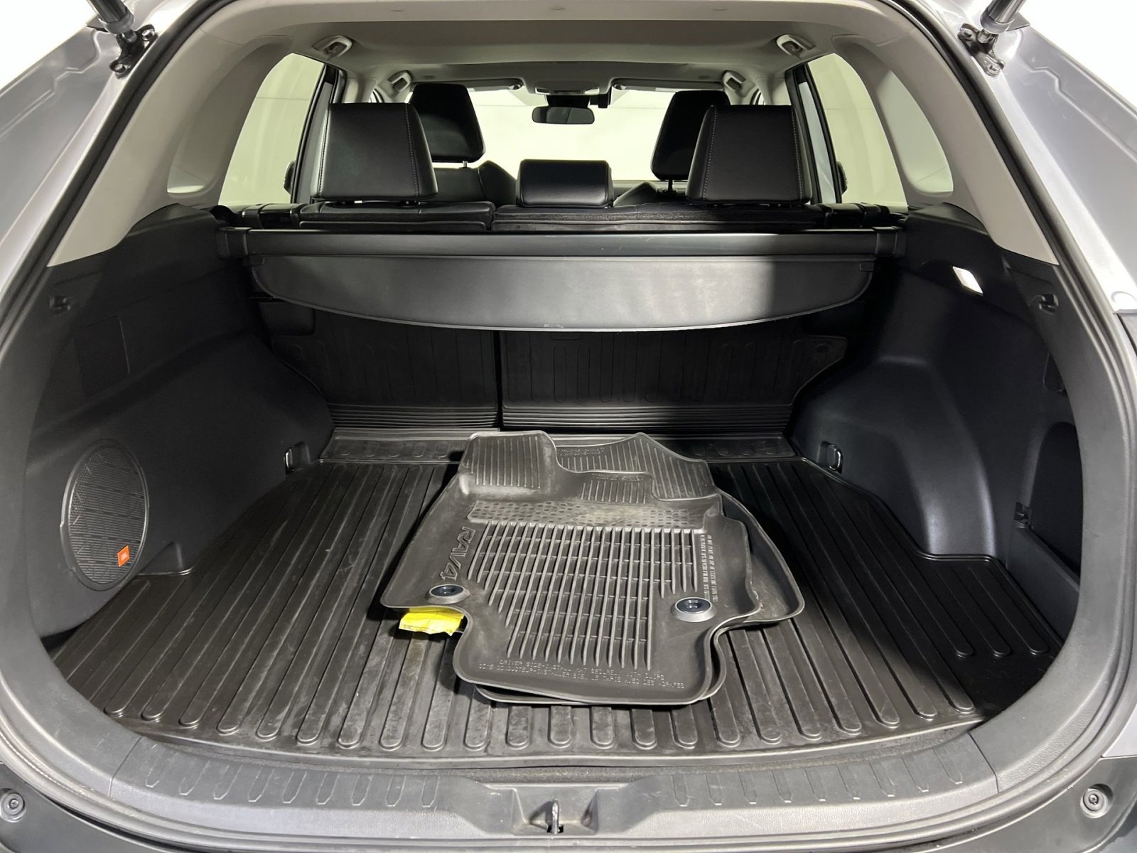 Used 2023 Toyota RAV4 XLE Premium image 25