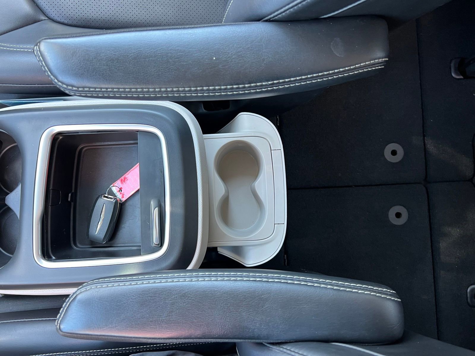 Used 2023 Chrysler Pacifica Touring-L image 43