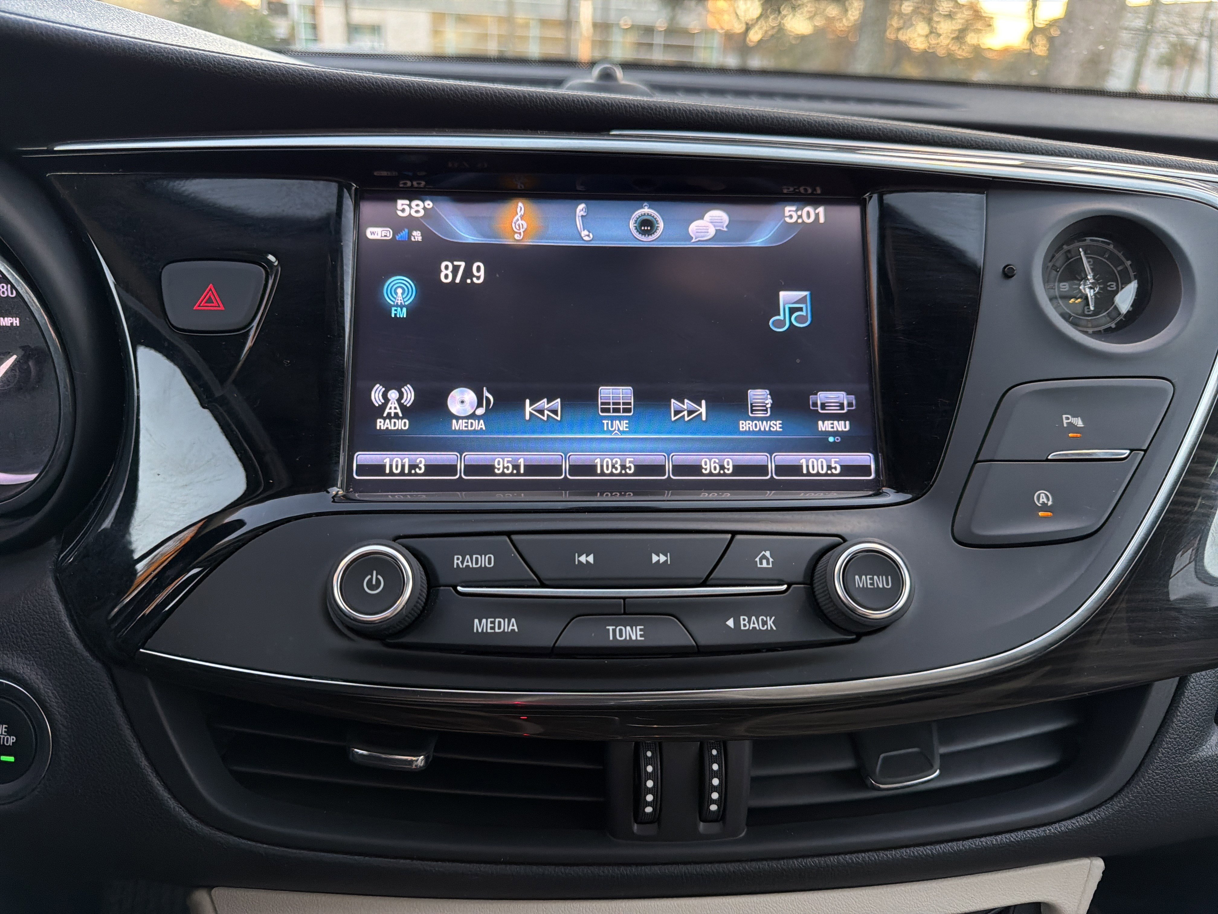 Used 2019 Buick Envision Essence image 23