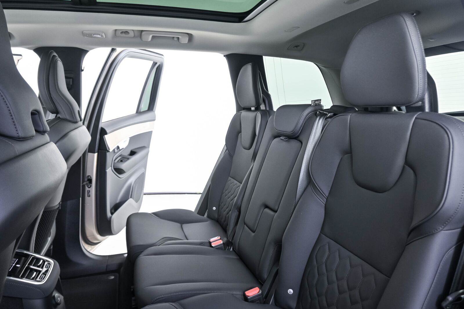 Certified 2025 Volvo XC90 T8 Core AWD/4WD image 20