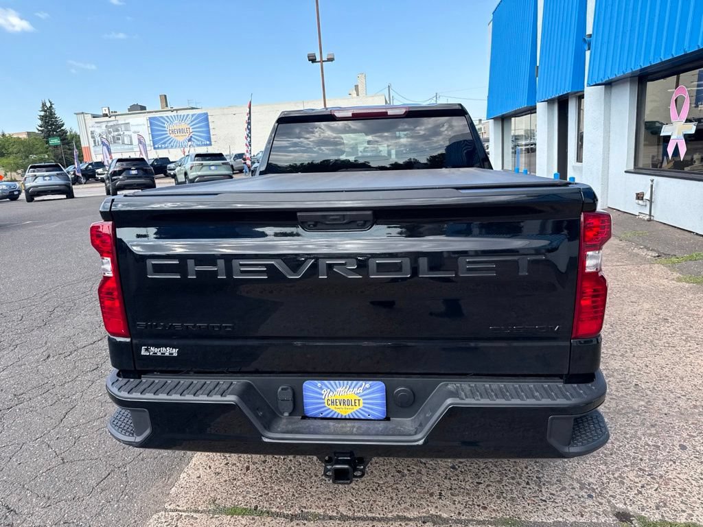 Used 2022 Chevrolet Silverado 1500 Custom Trail Boss w/ LPO, Dark Essentials Package AWD/4WD image 11
