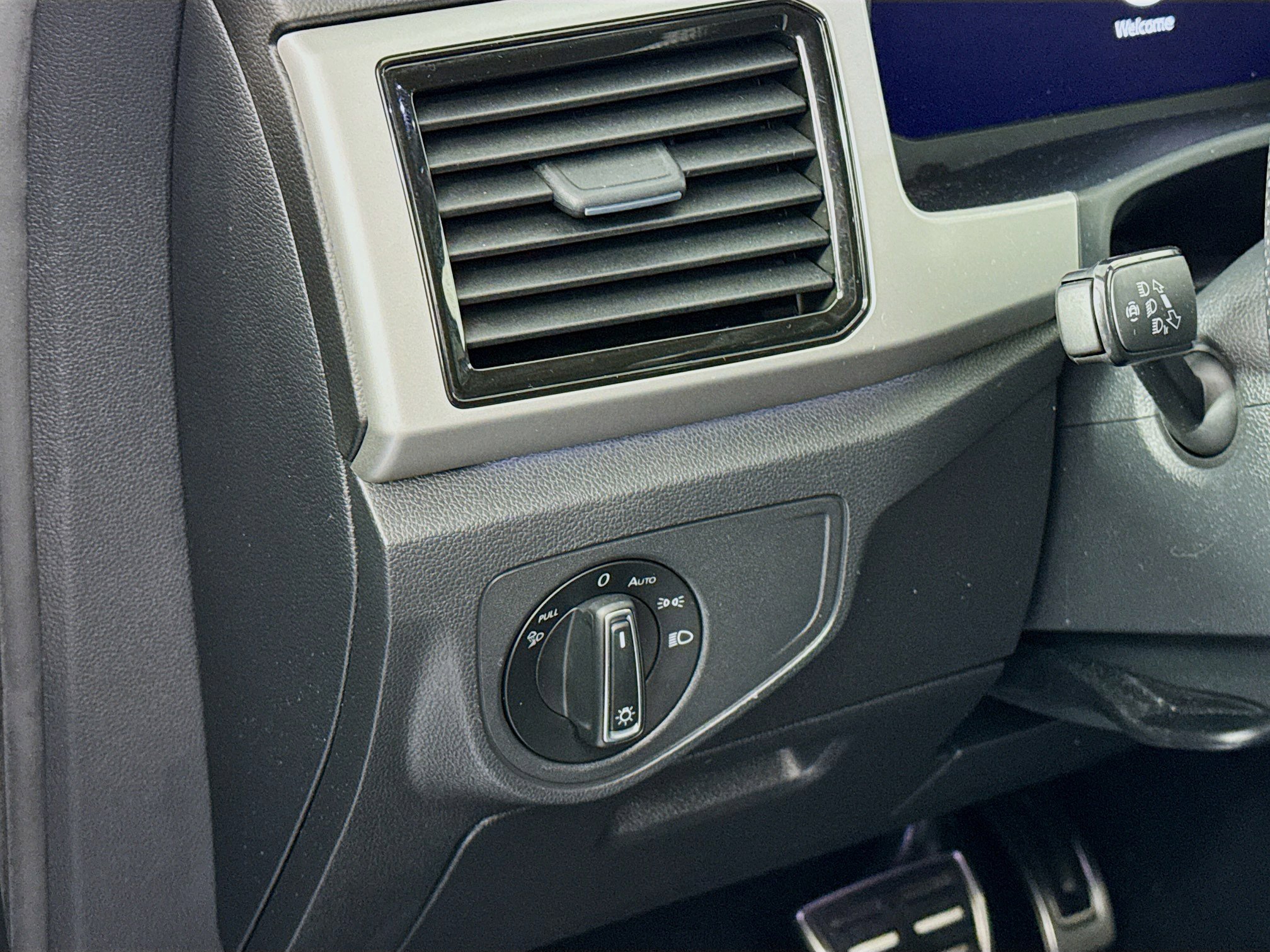 Used 2023 Volkswagen Atlas SEL Premium image 10