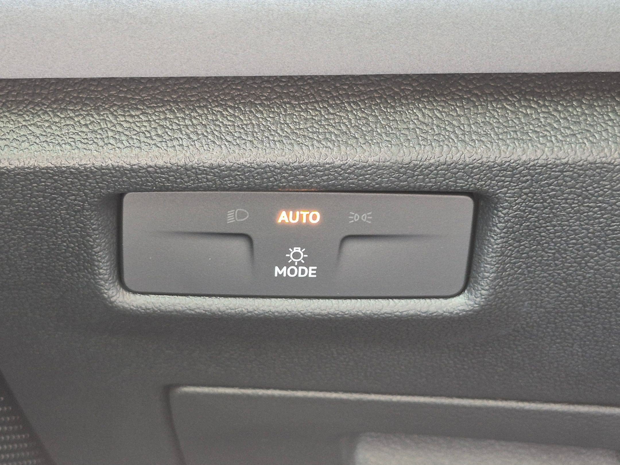 New 2026 Volkswagen Tiguan SE AWD/4WD image 17