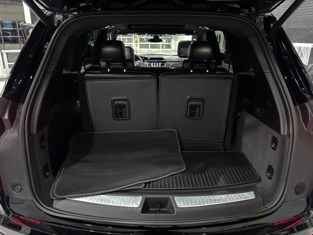 Certified 2025 Cadillac XT6 Luxury FWD image 37