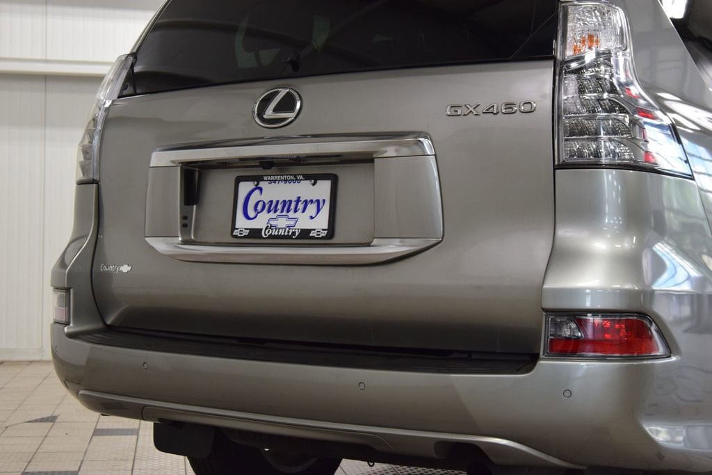 Used 2022 Lexus GX 460 Premium w/ Premium Package AWD/4WD image 19