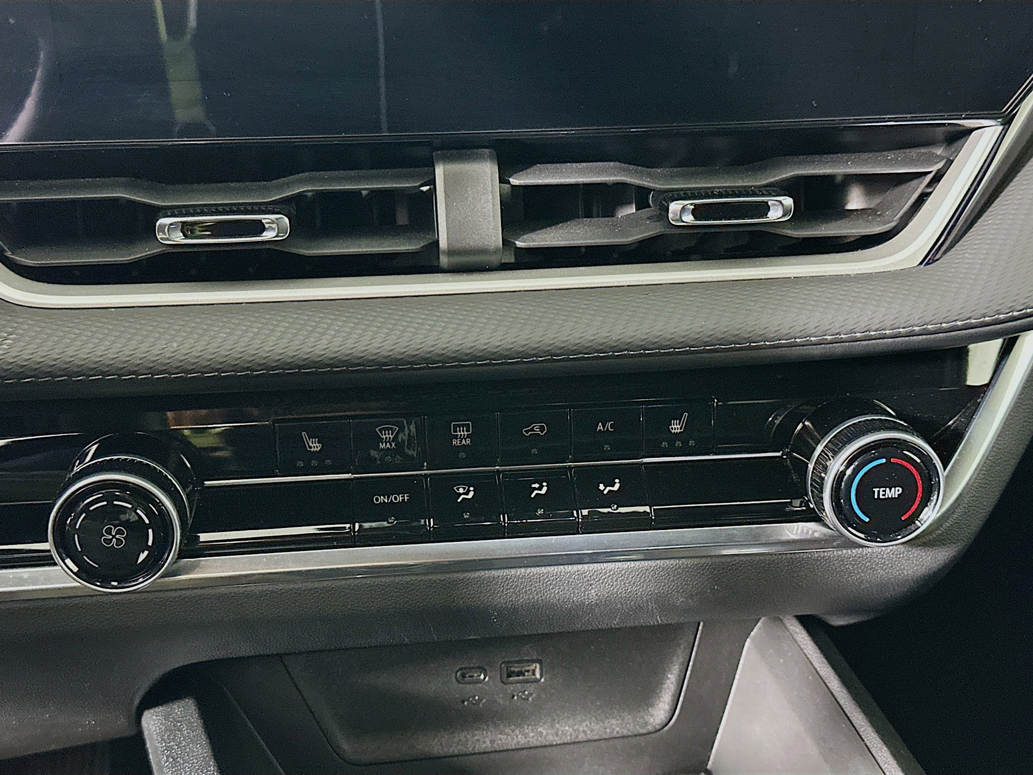 Used 2025 Chevrolet Equinox LT image 24