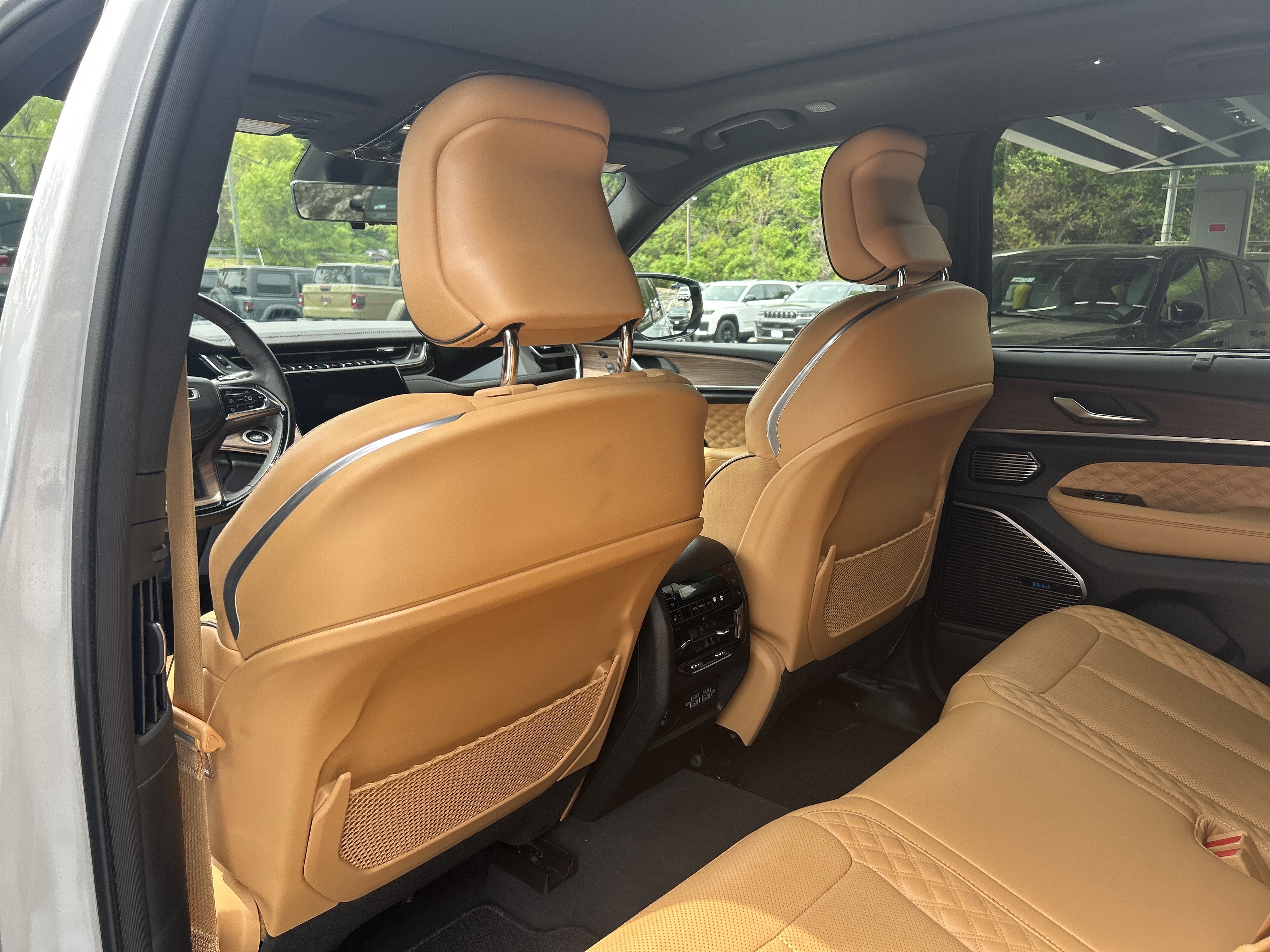 Certified 2023 Jeep Grand Cherokee Summit w/ Advanced Protech Group IV AWD/4WD image 13